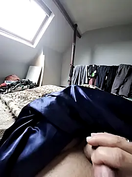 Snapshot of olivier59930 chatting on 12.15.24 olivier59930 online show from 12.15.24