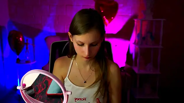 EllaHorton online show from 03.05.25