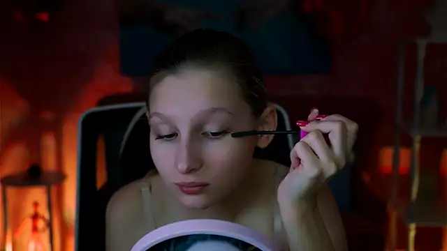 EllaHorton online show from 03.23.25