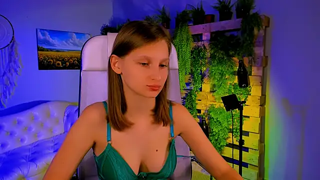 EllaHorton online show from 11.04.25