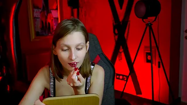 EllaHorton online show from 03.19.26