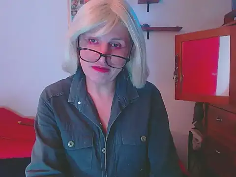 LorenJade online show from 12.23.25