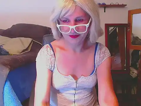 LorenJade online show from 04.18.26