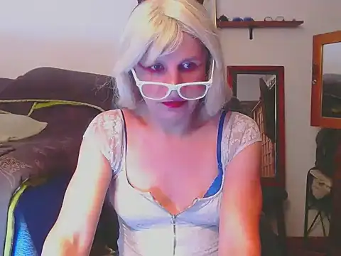 LorenJade online show from 04.19.26