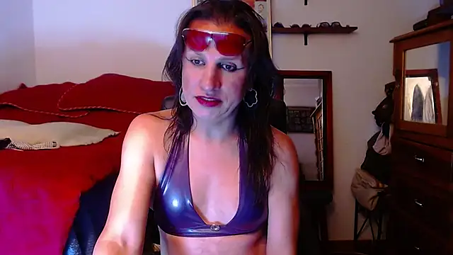 Snapshot of LorenJade chatting on 07.14.26 LorenJade online show from 07.14.26