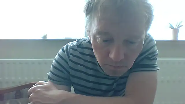 Snapshot of bertolini chatting on 04.30.26 bertolini online show from 04.30.26