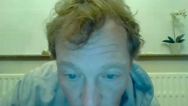 Snapshot of bertolini chatting on 05.04.26 bertolini online show from 05.04.26