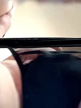 Snapshot of ___Midnight___ chatting on 12.22.24 Midnight online show from 12.22.24