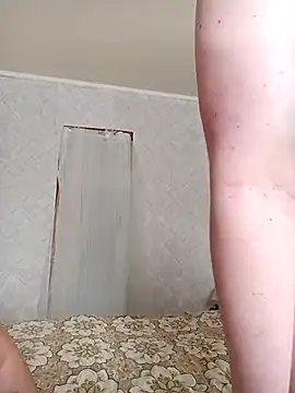 Snapshot of ___Midnight___ chatting on 02.22.25 Midnight online show from 02.22.25