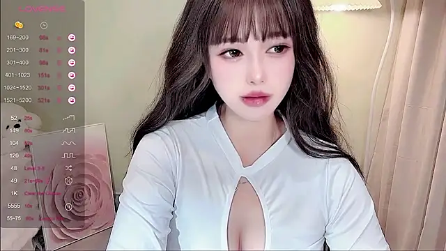 Snapshot of Dolv_1o chatting on 01.02.25 Dolv 1o online show from 01.02.25