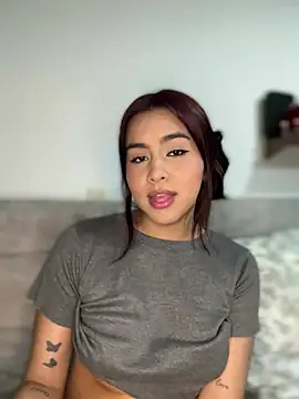 Snapshot of Zarah_Blare chatting on 01.11.25 Zarah Blare online show from 01.11.25