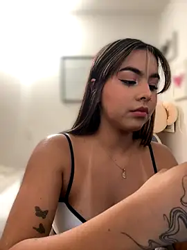 Snapshot of Zarah_Blare chatting on 09.30.25 Zarah Blare online show from 09.30.25