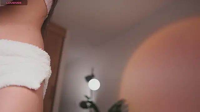 GigiLee  online show from 10.28.25