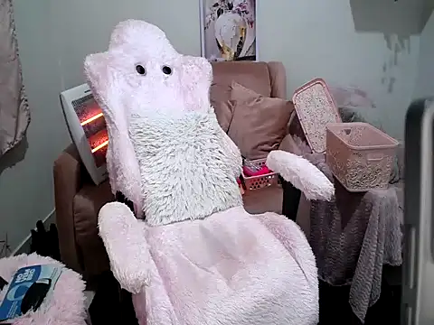 Irresistible24 online show from 09.16.25