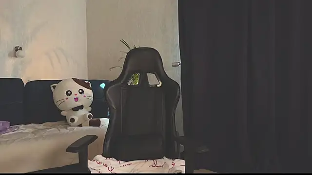 Snapshot of hotexclusive_ chatting on 03.15.25 hotexclusive  online show from 03.15.25