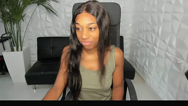 Snapshot of smileybabe chatting on 01.01.25 smileybabe online show from 01.01.25