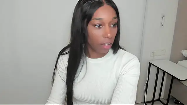 Snapshot of smileybabe chatting on 02.11.25 smileybabe online show from 02.11.25