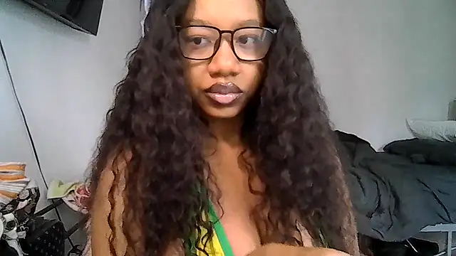 Snapshot of goddessdaisysky chatting on 05.01.26 goddessdaisysky online show from 05.01.26