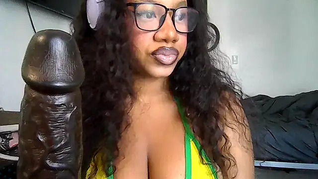Snapshot of goddessdaisysky chatting on 05.12.26 goddessdaisysky online show from 05.12.26