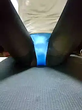 dmmsuzu95 online show from 12.04.24