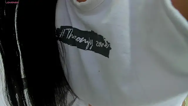 andrea osorio  online show from 02.16.25