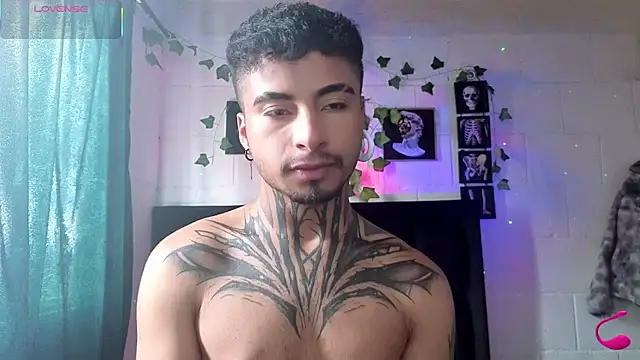 Snapshot of JuanCamiilo_66 chatting on 05.27.26 JuanCamiilo 66 online show from 05.27.26