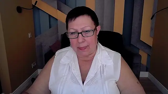 BarbaraTurners online show from 10.27.25