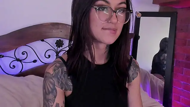 noemi foxxx online show from 01.30.25