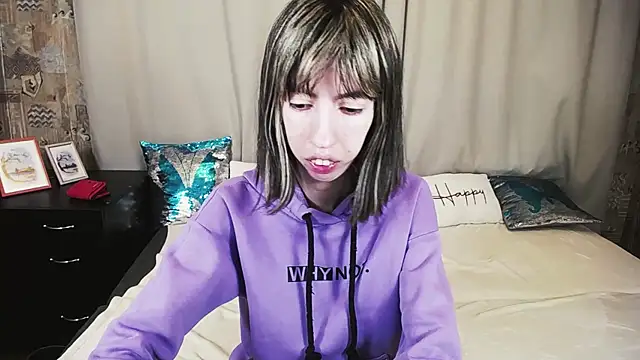 Snapshot of Unusual_G chatting on 10.01.25 Unusual G online show from 10.01.25