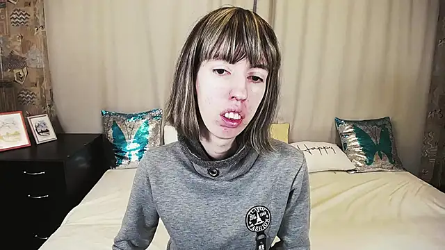 Snapshot of Unusual_G chatting on 11.03.25 Unusual G online show from 11.03.25