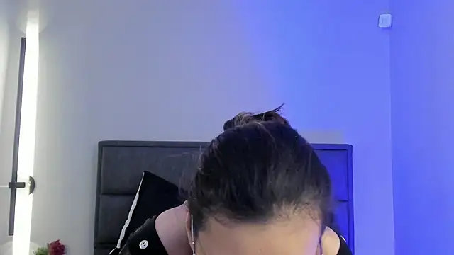 bulma bambina  online show from 09.25.25