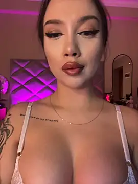 Snapshot of BamBam_XO chatting on 02.08.25 BamBam XO online show from 02.08.25