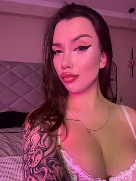 Snapshot of BamBam_XO chatting on 03.21.25 BamBam XO online show from 03.21.25