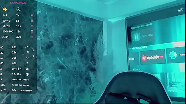 Emmaa Saenz  online show from 11.17.25