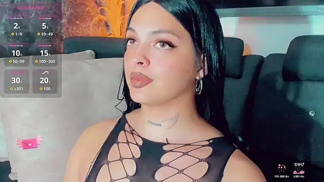 Emmaa Saenz  online show from 05.29.26