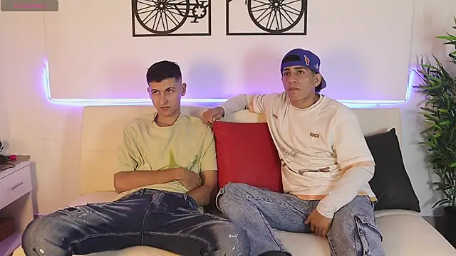 Snapshot of Crazy_nigth01 chatting on 10.15.25 Crazy nigth01 online show from 10.15.25