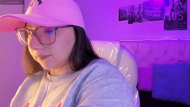 Roxxanne Bail online show from 02.12.26