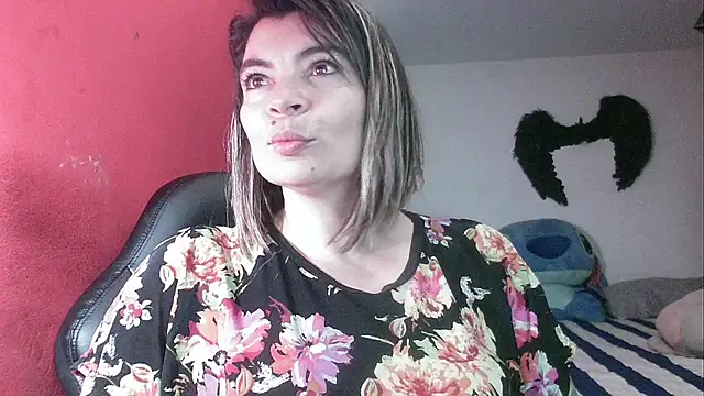 Snapshot of charlotedoll chatting on 05.06.26 charlotedoll online show from 05.06.26