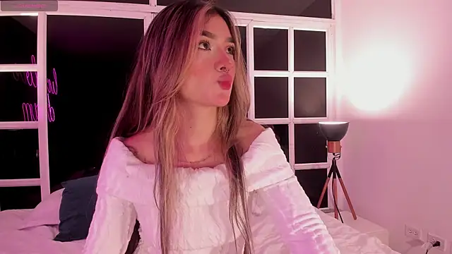 Arianavillada online show from 02.20.25