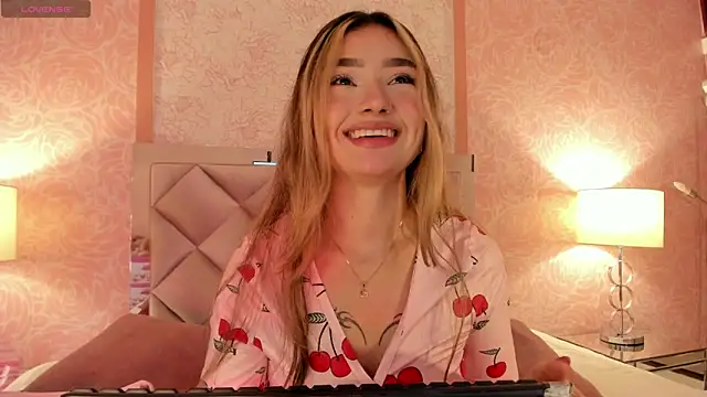 Arianavillada online show from 11.18.25