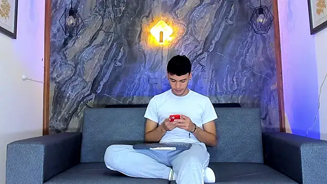 liam genner  online show from 12.01.24