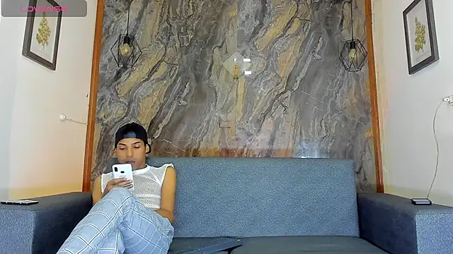 liam genner  online show from 12.04.24