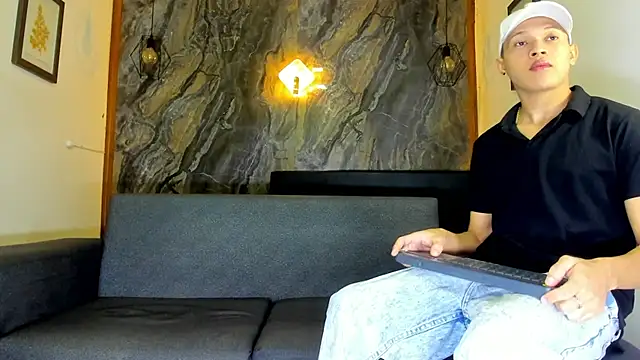 liam genner  online show from 02.07.25