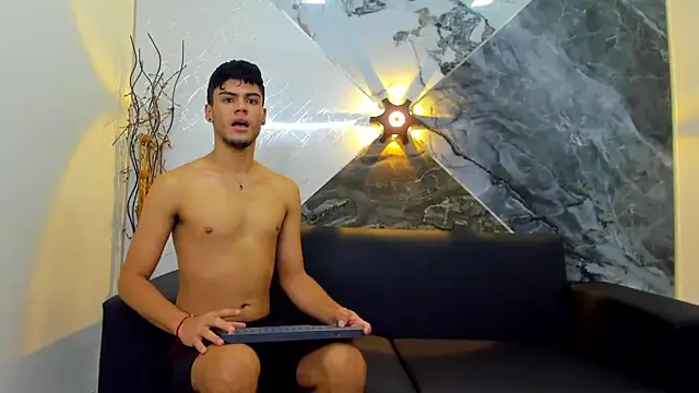 liam genner  online show from 02.10.25