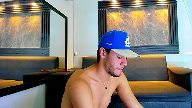 liam genner  online show from 09.08.25