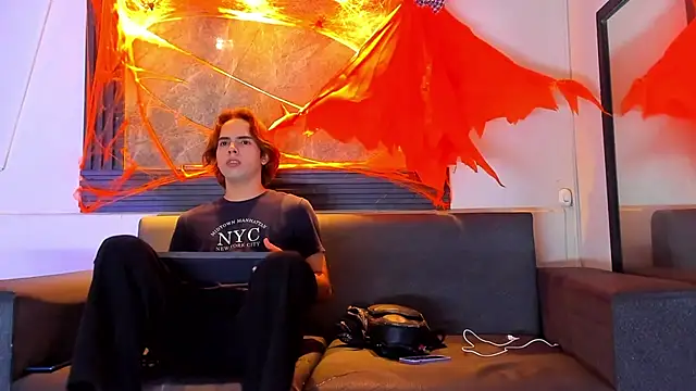 liam genner  online show from 10.19.25