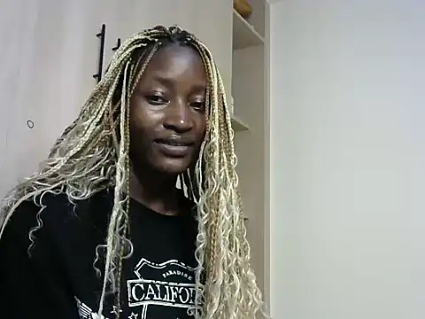 Snapshot of thicky_anncy chatting on 12.04.24 thicky anncy online show from 12.04.24