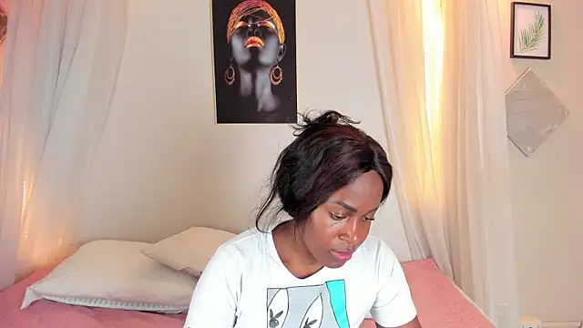 Snapshot of Kenia_Montez chatting on 01.18.25 Kenia Montez online show from 01.18.25