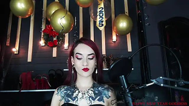 Snapshot of Liilith_goddess_ chatting on 12.30.24 Liilith goddess online show from 12.30.24
