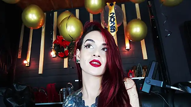 Snapshot of Liilith_goddess_ chatting on 12.31.24 Liilith goddess online show from 12.31.24